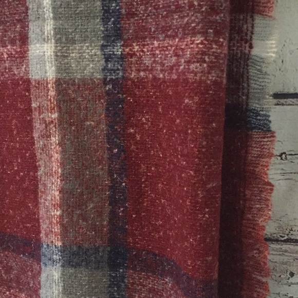 🍁Red Plaid Blanket Scarf - Picture 7 of 7